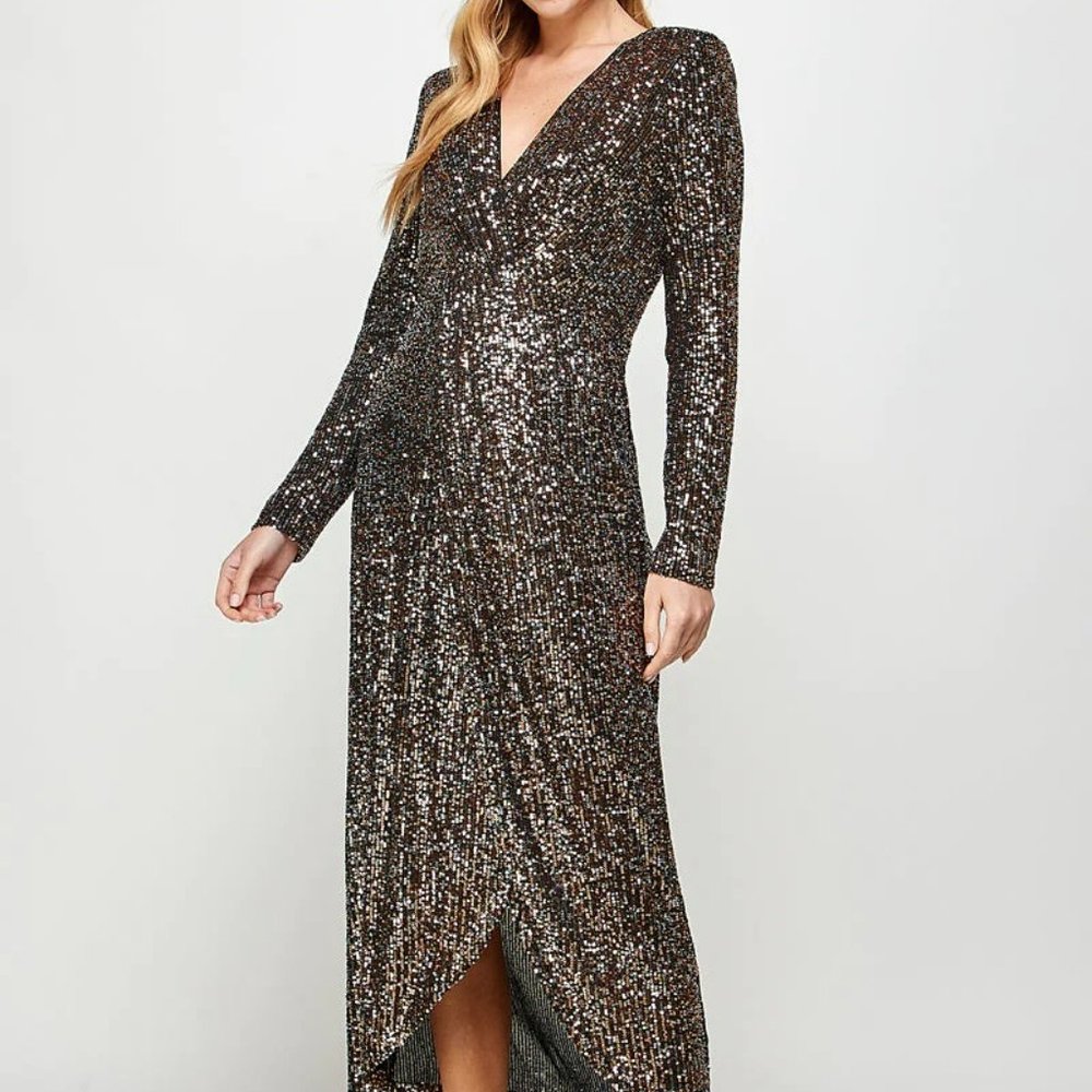 NWT See And Be Seen Long Sleeve Sequin Faux Wrap Dress In Black And Gold